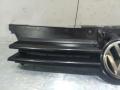 решетка радиатора Volkswagen Golf 4 поколение 1999, 1J0853655F, 1J0853651F - фото №2