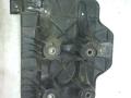 полка аккумулятора Volkswagen Golf 4 поколение 2000, 1J0804373E - фото №2