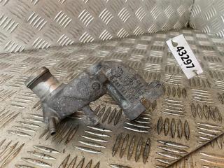 фланец (тройник) системы охлаждения Volkswagen Touareg 1 поколение 2007, 2.5 л., TDi, дизель, АКПП, 070121133S