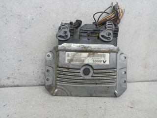 блок предохранителей Renault Megane 2 поколение (2002 - 2006), 8200298457