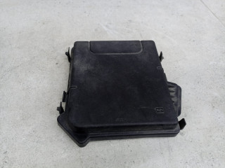 крышка блока предохранителей Renault Megane 3 поколение 2011, 284C40002R