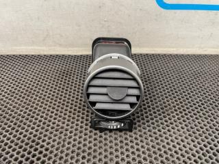 дефлектор обдува салона Land Rover Discovery 3 поколение L319 2006, АКПП, 603 chawton white solid - белый, полный привод, правый руль, JBD500150XXX
