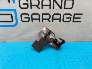 захватный крюк капота Porsche Cayenne 958 2013, АКПП, 2t / c9x - черный, полный привод, правый руль, 7P5823480A