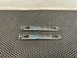 крепление фары левой Land Rover Discovery 3 поколение L319 2006, АКПП, 603 chawton white solid - белый, полный привод, правый руль, XBU500011
