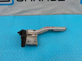 кронштейн радиатора BMW 7 серия F01/F02 F01 2009, АКПП, задний привод, 51117186514