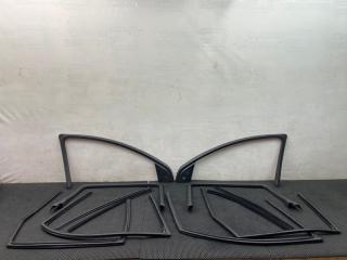Уплотнитель стекла Audi Q7 4L 4LB 2008, бензин, АКПП, полный привод, 4L0867609