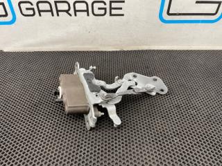 петля капота левая Mercedes-Benz E-Класс W212/S212/C207/A207 W212 2012, АКПП, задний привод, A2048800128