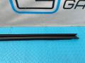 Уплотнитель стекла Ford Explorer 5 поколение U502 2011, дизель, АКПП, m6373w ebony (wheel) - черный, полный привод, BB5Z7821457A - фото №7