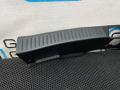 накладка двери (крышки) багажника Mazda CX-7 1 поколение 2007, 3.0 л., дизель, АКПП, полный привод, EG216889X - фото №8