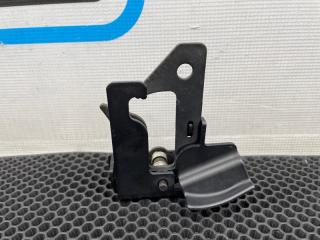 захватный крюк капота Mercedes-Benz C-Класс W204/S204 W204 2011, АКПП, задний привод, A2048800064
