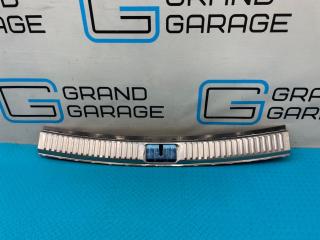 накладка двери (крышки) багажника Porsche Cayenne 958 2011, АКПП, r6 / r9a sandweiss - белый, полный привод, правый руль, 95855145900