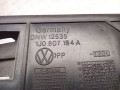 Крепление бампера переднего Volkswagen Golf 4 поколение 2002, 1J0807184A - фото №3