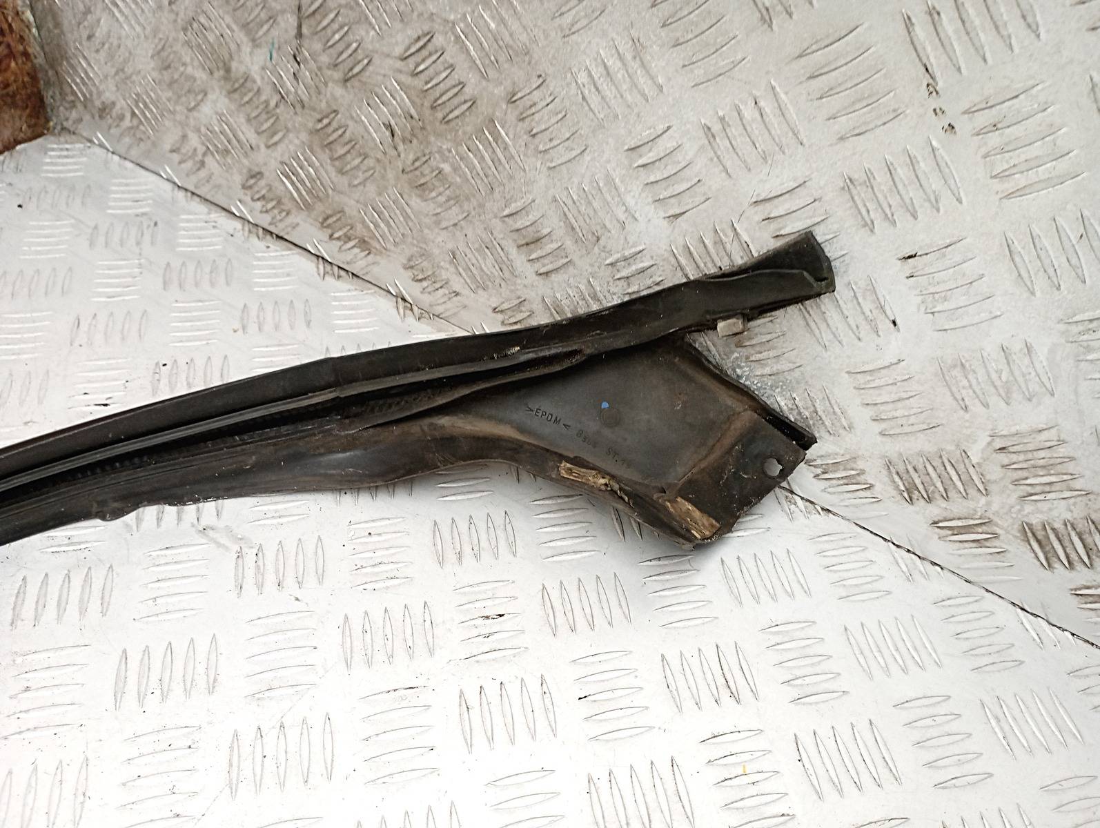 Уплотнитель Fiat Punto 1 (176) купить в Беларуси