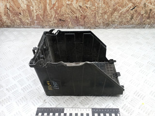 крышка аккумулятора Citroen C4 Picasso 1 поколение 2011, 1.6 л., 9HZ (DV6TED4), дизель, правый руль, 9663615580