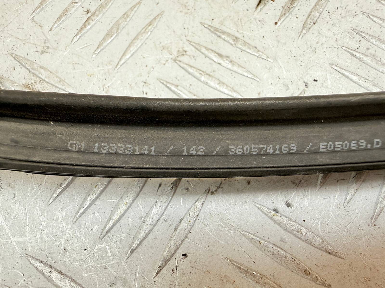 Уплотнитель Opel Insignia 1 купить в Беларуси