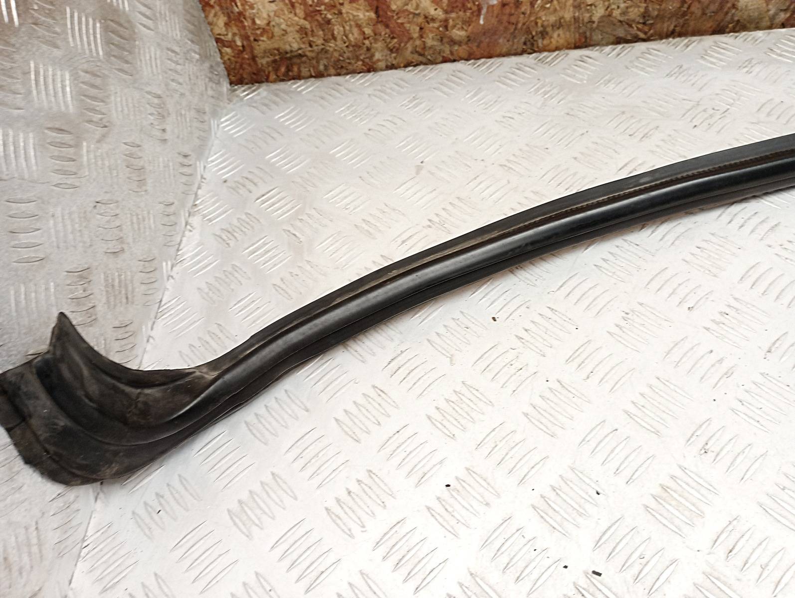 Уплотнитель Fiat Punto 1 (176) купить в Беларуси