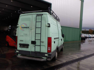 Лестница на крышку багажника IVECO Daily 3 поколение 2001, 2.8 л., 8140.43B, дизель, МКПП, 35s11, микроавтобус