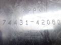 полка аккумулятора Toyota RAV4 2 поколение (XA20) 2003, 2.0 л., 1CD-FTV, дизель, МКПП, внедорожник 5 дв., 7443142060 - фото №3