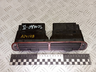 дефлектор обдува салона SEAT Toledo 2 поколение 2003, 8L0820951