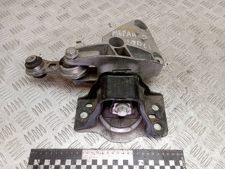 подушка крепления двигателя Renault Megane 2 поколение 2005, 1.9 л., дизель, МКПП, 7700739025, 8200338372, 8200338381