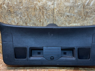 обшивка крышки багажника Volkswagen Passat B6 2009, 2.0 л., дизель, МКПП, универсал, 3C9867605G