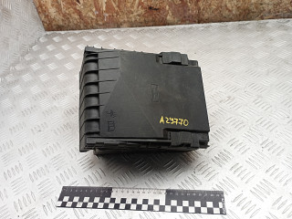 блок предохранителей Volkswagen Passat B6 2009, 2.0 л., дизель, МКПП, универсал, 1K0937132F, 3C0937125, 63592777