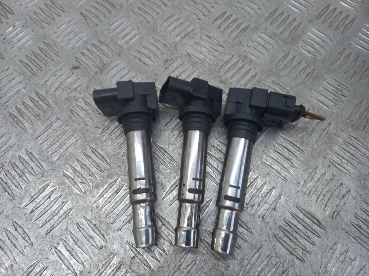 катушка зажигания Volkswagen Golf 4 поколение 2000, 1.4 л., i, 40102030 - фото №1