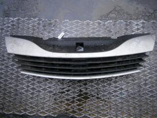 решетка радиатора Renault Laguna 2 поколение 2003