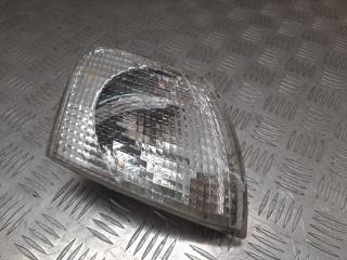 поворотник правый Volkswagen Passat B5 2000