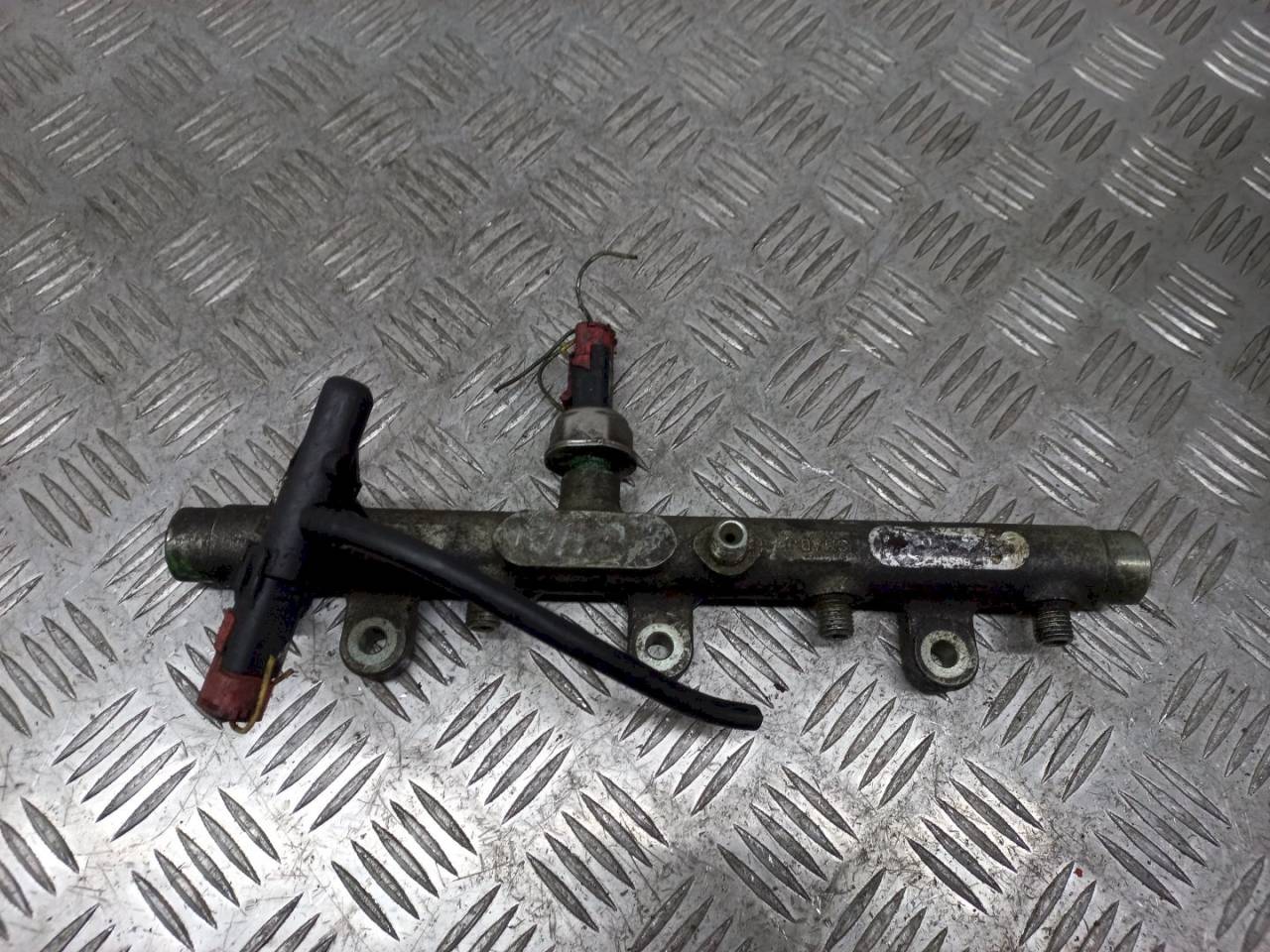 топливная рампа Citroen C5 1 поколение 2002, 2.0 л., HDi - фото №1