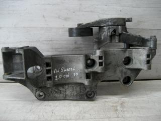 кронштейн генератора Volkswagen Sharan 1 поколение [2-й рестайлинг] 2005, 2.0 л., TDi