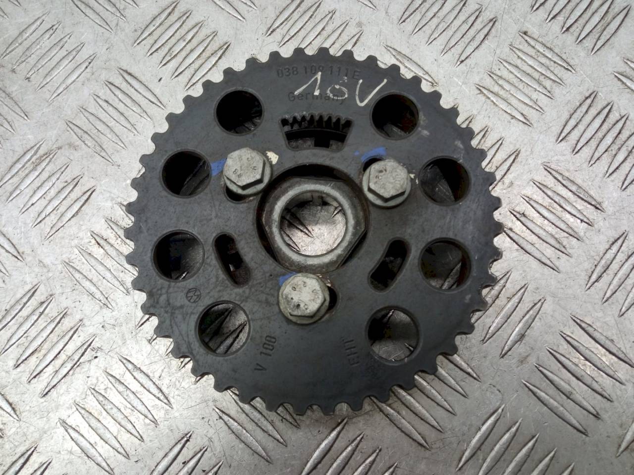 шкив распредвала Volkswagen Passat B6 2007, 2.0 л., TDi, 038109111E - фото №1