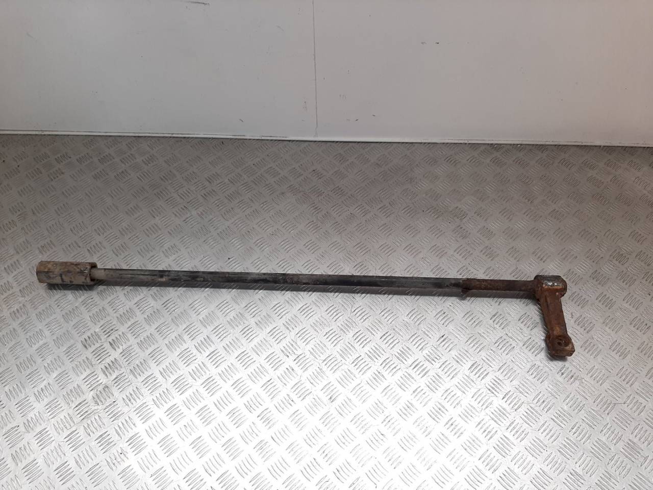 торсион подвески Mercedes-Benz M-Класс W163 2001, 2.7 л., CDi - фото №1