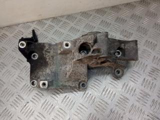 кронштейн генератора Volkswagen Golf 4 поколение 2002, 1.9 л., TDi, 038903143R