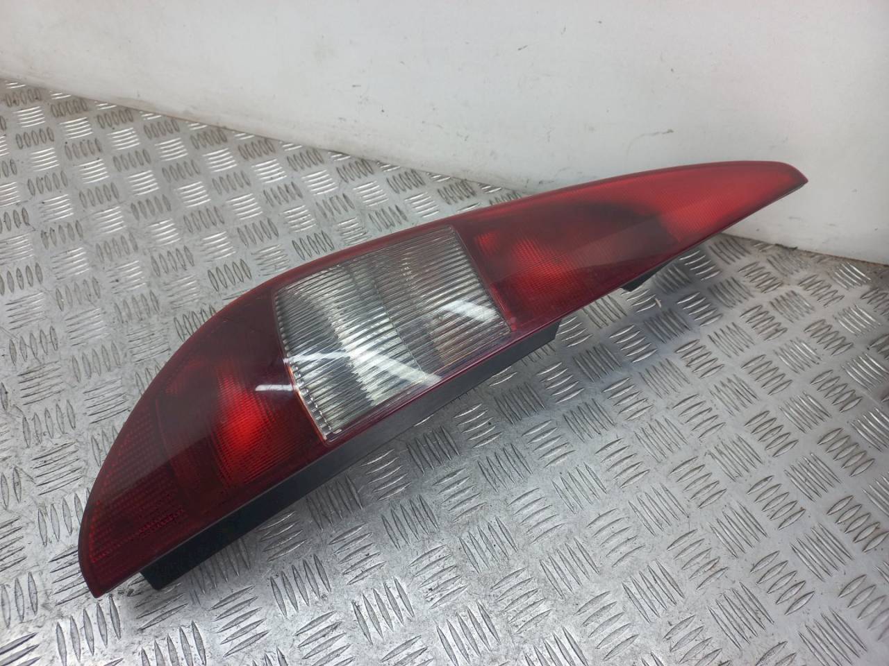 фонарь задний левый Ford Mondeo 3 поколение 2003, универсал, 1S7113405C - фото №1