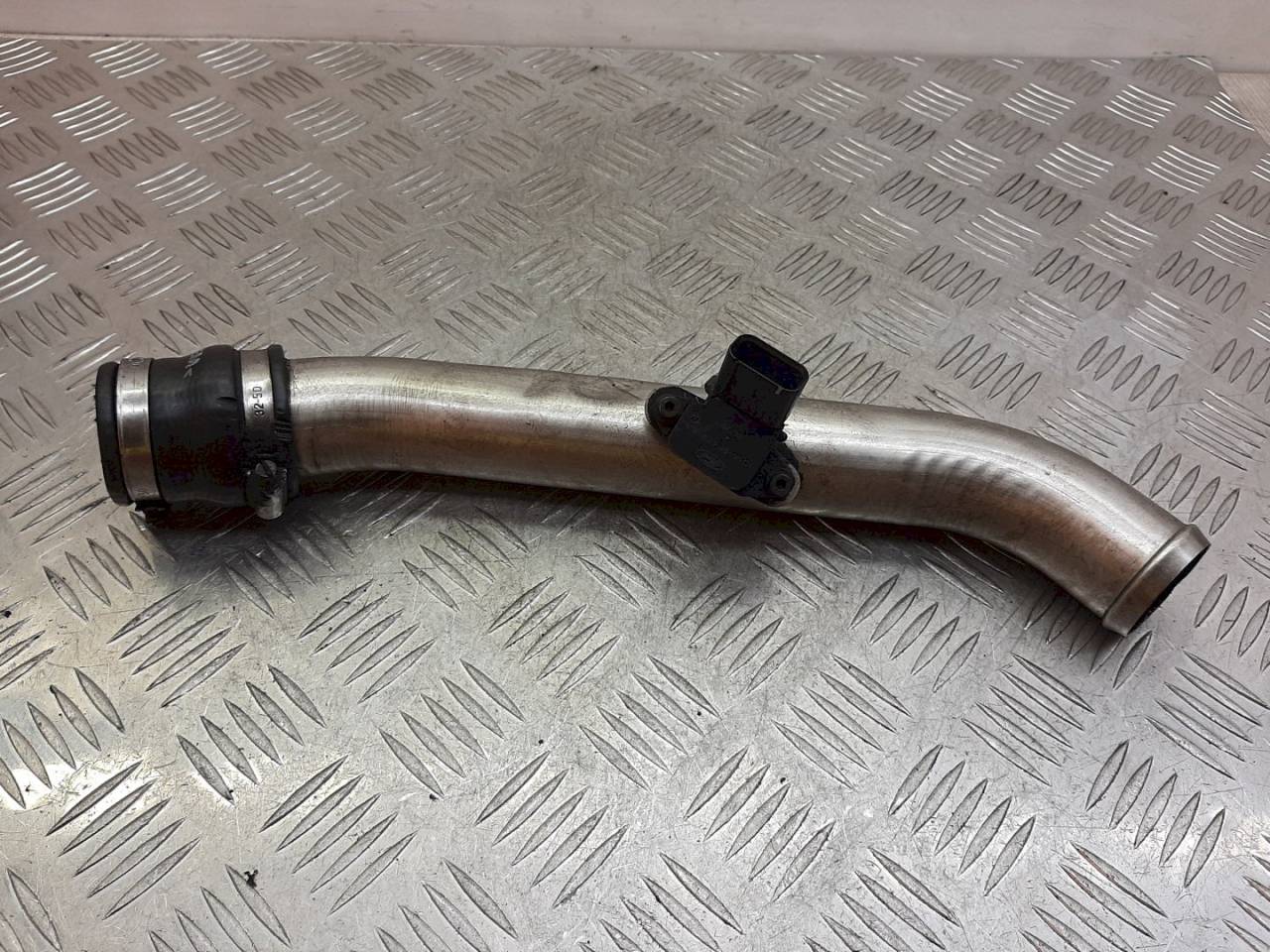 патрубок интеркулера Ford Transit 6 поколение 2001, 2.0 л., D - фото №1