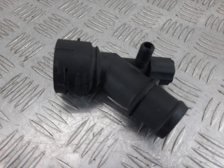 фланец (тройник) системы охлаждения Volkswagen Golf 4 поколение 1998, 1J0121619A