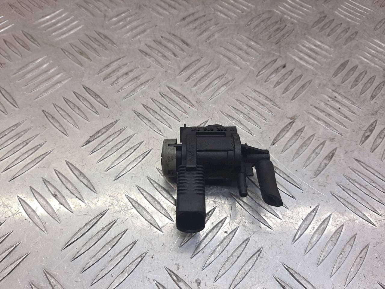 электромагнитный клапан Volkswagen Golf 5 поколение 2007, 1K0906283A - фото №1