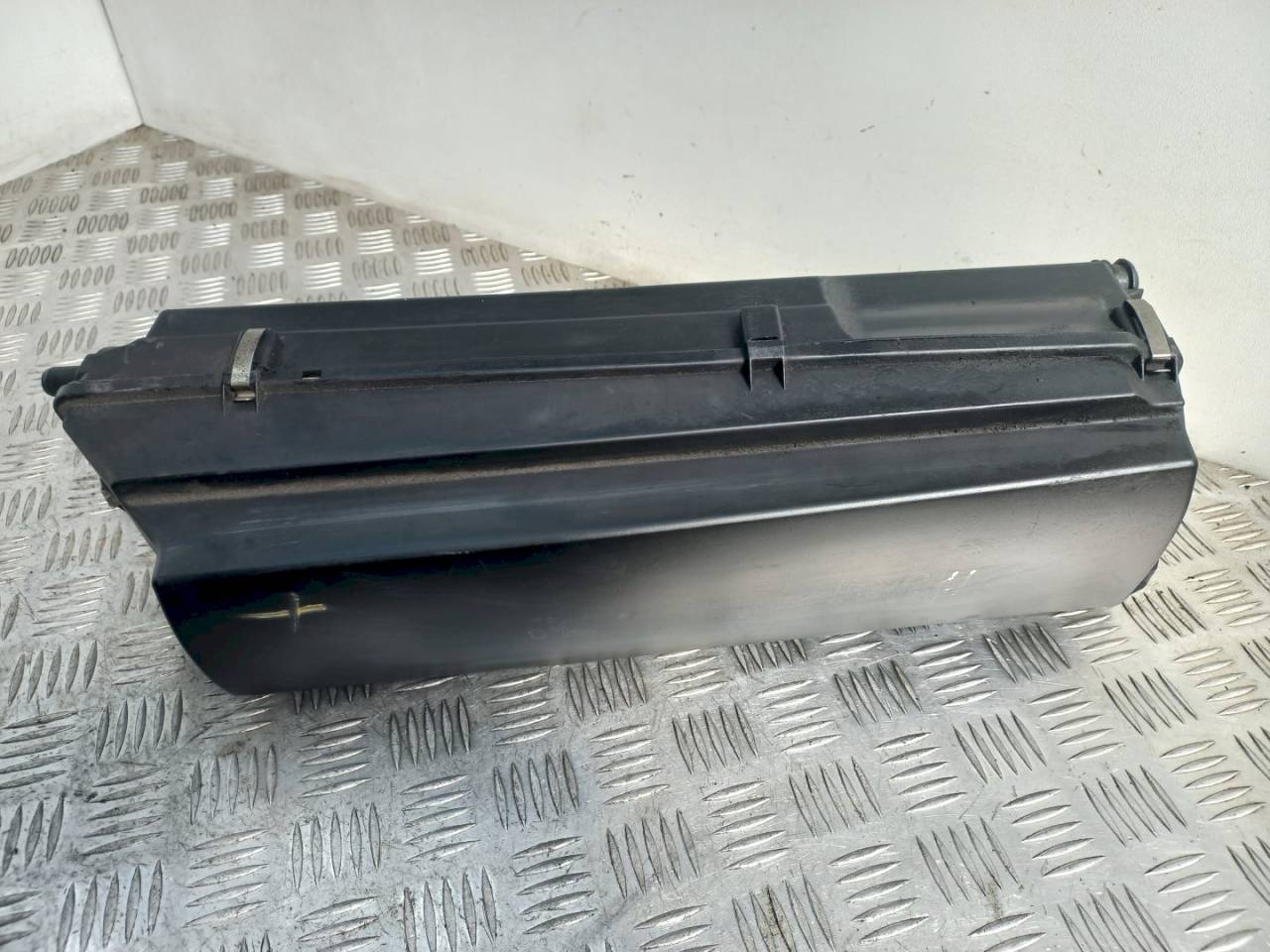 корпус воздушного фильтра Mercedes-Benz E-Класс W211/S211 2006, 2.2 л., CDi, 6460901001 - фото №1