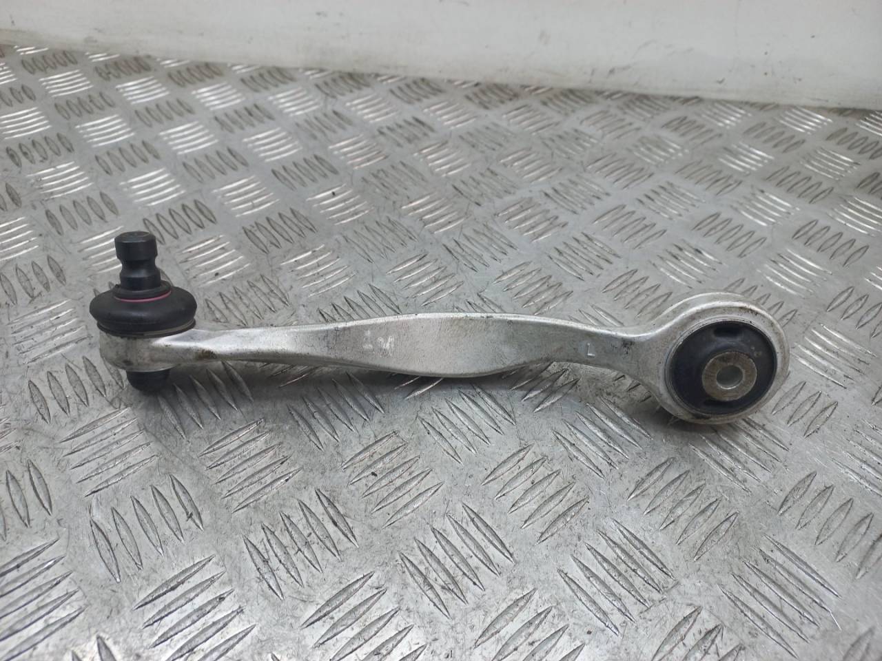 рычаг передний Volkswagen Passat B5 2000 - фото №1