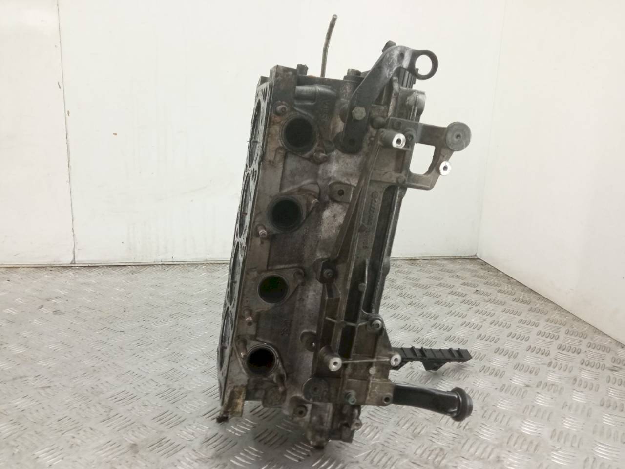 головка блока цилиндров Volkswagen Golf 5 поколение 2007, 2.0 л., BKD - фото №1