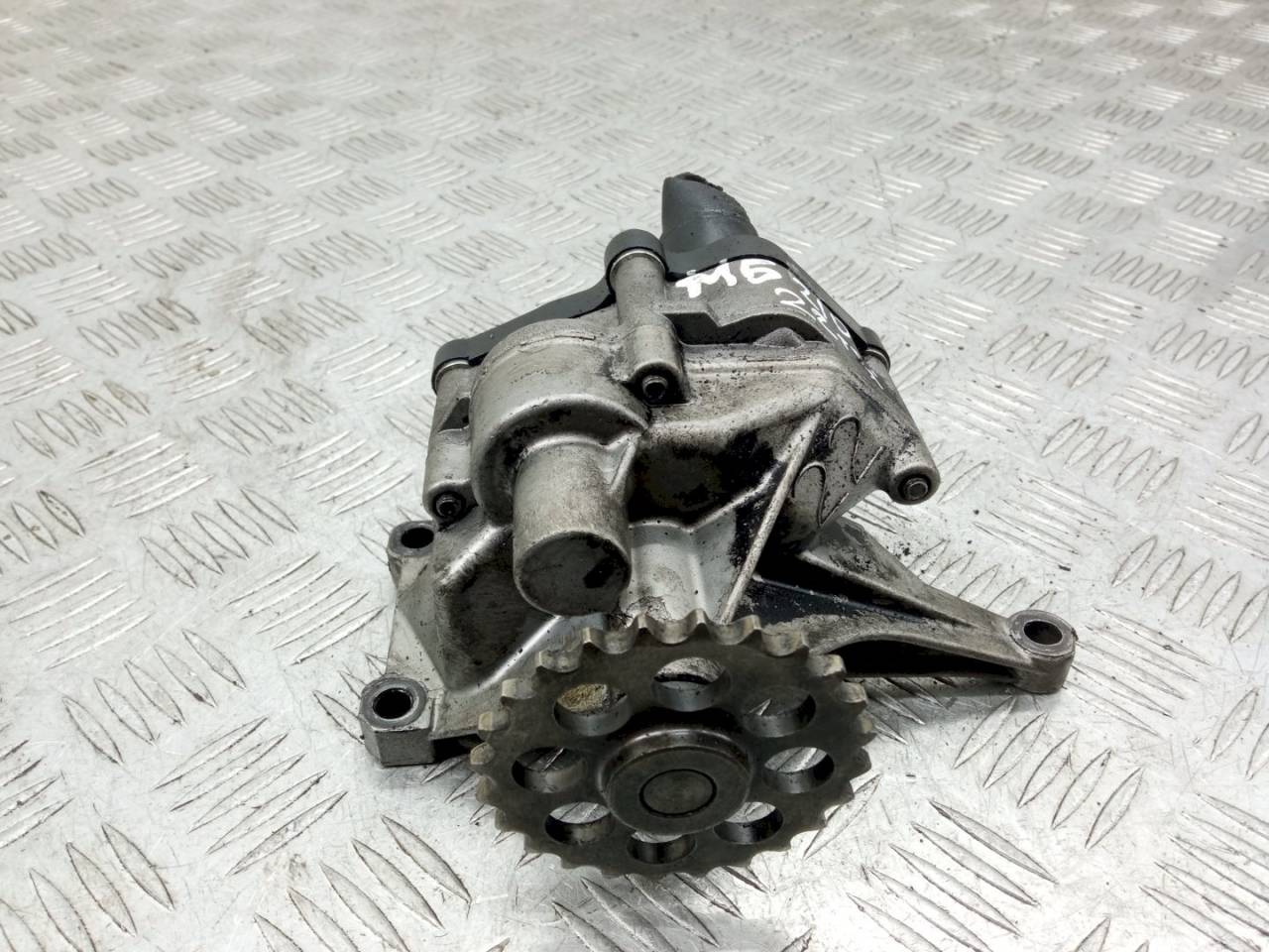 насос масляный Mercedes-Benz Vito W638 1999, 2.2 л., CDi, A6061810801 - фото №1