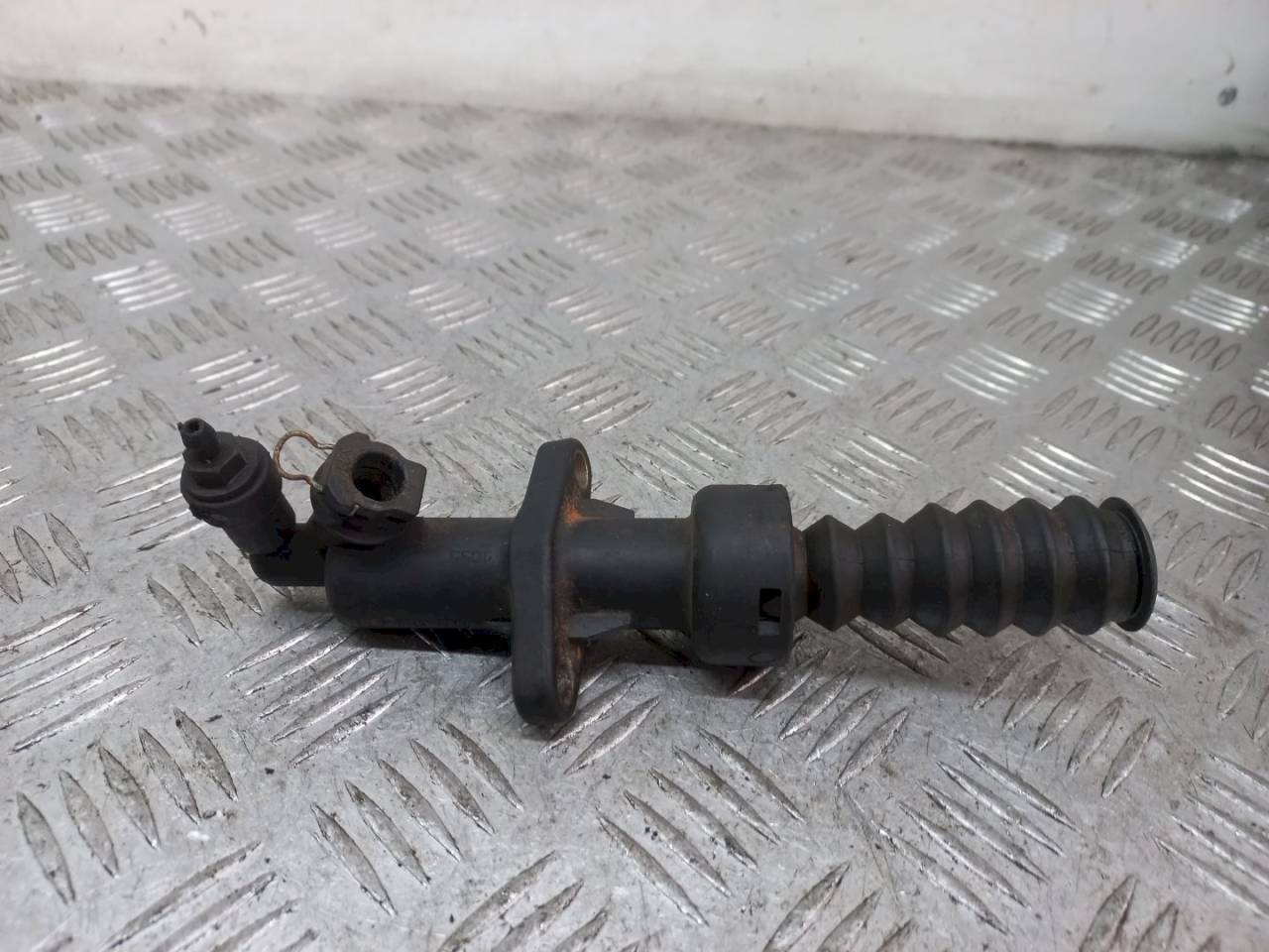 цилиндр сцепления рабочий Peugeot Partner 1 поколение (M49) 2002, 2.0 л., HDi - фото №1