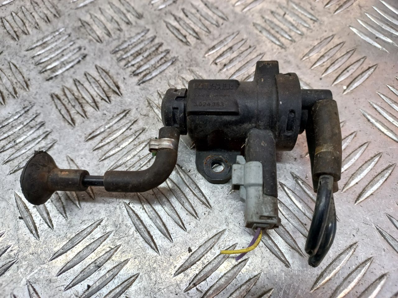 клапан управления турбиной (актуатор) Lancia Phedra 1 поколение 2006, 2.2 л., 4HW (DW12ATED4), дизель, МКПП - фото №1