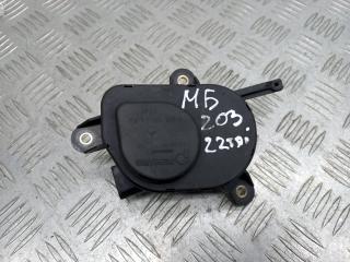 сервопривод заслонок впускного коллектора Mercedes-Benz C-Класс W203/S203/CL203 2001, 2.2 л., CDi, A6111500494