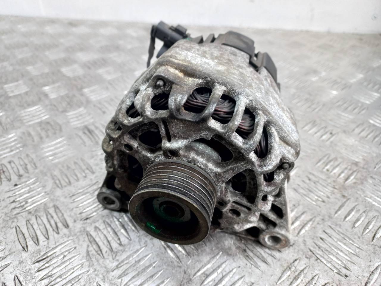 генератор Citroen C3 1 поколение 2005, 1.6 л., i, бензин, 9642879480 - фото №1