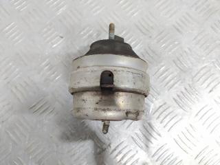 подушка крепления двигателя Audi A4 B5 1995, 1.6 л., i, бензин, -