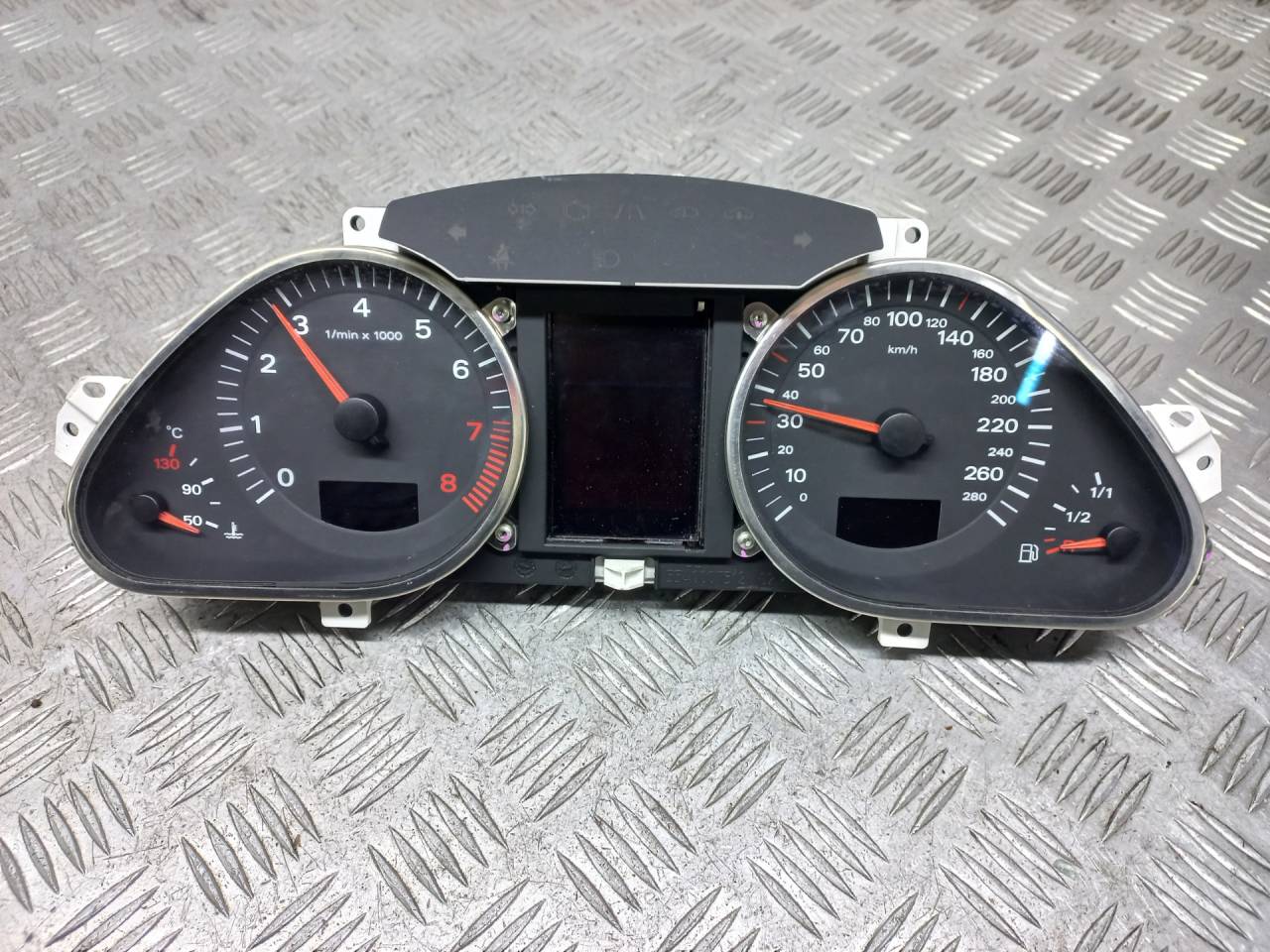 щиток приборов (приборная панель) Audi A6 4F/C6 2007, 2.4 л., BDW, бензин, АКПП, 4F0920901F - фото №1