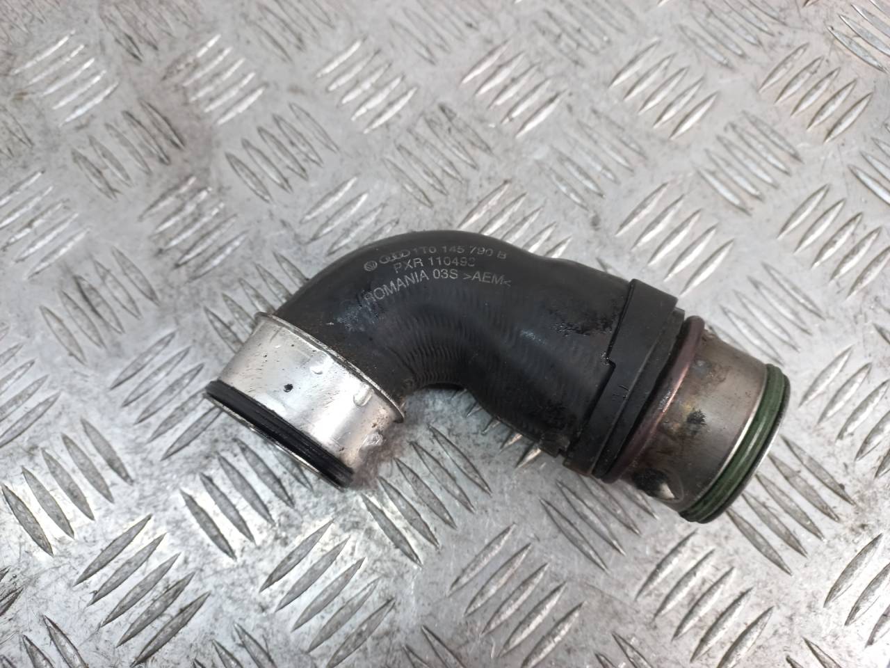 патрубок интеркулера Audi A3 8P 2003, 1.9 л., TDi, дизель, 1T0145790B - фото №1