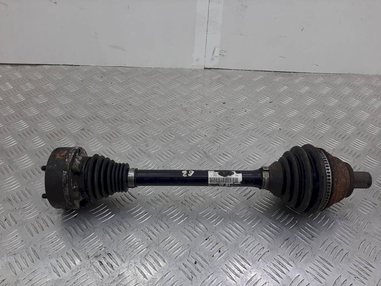 полуось передняя левая (приводной вал, ШРУС) Volkswagen Passat B6 2007, 2.0 л., TDi, дизель, -, 3C0407271BA - фото №1